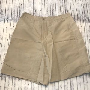 Royal Robbins khaki lightweight travel shorts